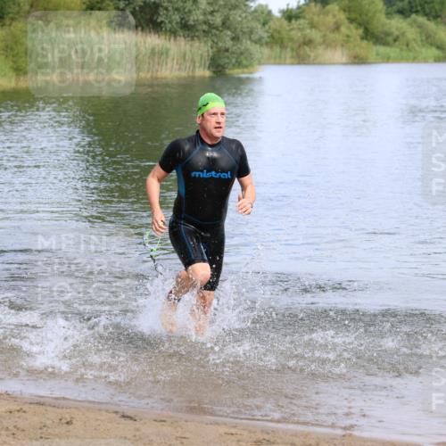 16.06.2024 - 26. Vierlanden-Triathlon Strokosch-Dieckow http://msf.ph/oto/6317682 16.06.2024 10:07:39 Schwimmen 207, 207 meine-sportfotos.de