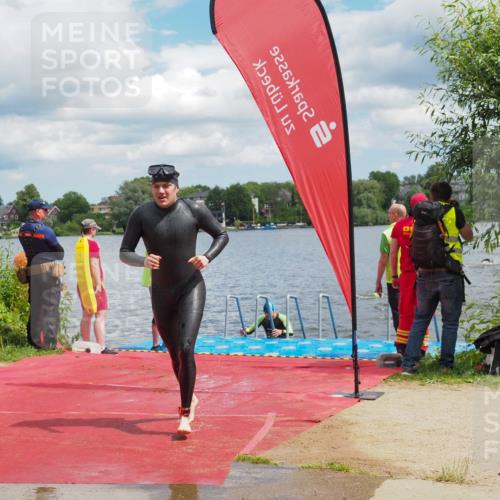 16.06.2024 - 7 Türme Triathlon KatJ http://msf.ph/oto/6317703 16.06.2024 11:54:10 Schwimmen 133, 309, 318, 340, 342, 385, 461, 498, 501, 509, 524, 528, 547, 584, 607 meine-sportfotos.de