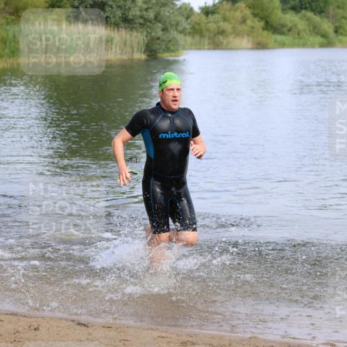 16.06.2024 - 26. Vierlanden-Triathlon Strokosch-Dieckow http://msf.ph/oto/6317713 16.06.2024 10:07:39 Schwimmen 207, 207 meine-sportfotos.de