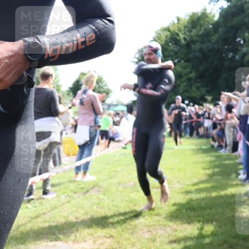 16.06.2024 - 26. Vierlanden-Triathlon Lena Gebhardt http://msf.ph/oto/6317720 16.06.2024 10:56:06 Schwimmen 278, 293, 294, 310, 318, 321, 326, 336, 339, 278, 293, 294, 310, 318, 321, 326, 336, 339 meine-sportfotos.de