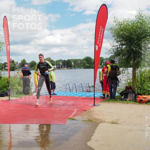 16.06.2024 - 7 Türme Triathlon KatJ http://msf.ph/oto/6317730 16.06.2024 11:54:15 Schwimmen 133, 309, 310, 318, 340, 342, 385, 461, 498, 501, 509, 524, 528, 533, 547, 607 meine-sportfotos.de