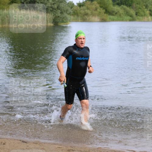 16.06.2024 - 26. Vierlanden-Triathlon Strokosch-Dieckow http://msf.ph/oto/6317749 16.06.2024 10:07:39 Schwimmen 207, 207 meine-sportfotos.de