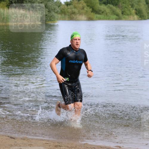16.06.2024 - 26. Vierlanden-Triathlon Strokosch-Dieckow http://msf.ph/oto/6317764 16.06.2024 10:07:39 Schwimmen 207, 207 meine-sportfotos.de