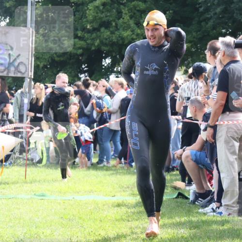 16.06.2024 - 26. Vierlanden-Triathlon Lena Gebhardt http://msf.ph/oto/6317770 16.06.2024 10:56:12 Schwimmen 256, 278, 282, 301, 310, 314, 318, 326, 336, 339, 256, 278, 282, 301, 310, 314, 318, 326, 336, 339 meine-sportfotos.de