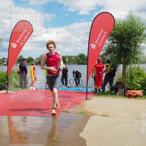 16.06.2024 - 7 Türme Triathlon KatJ http://msf.ph/oto/6317777 16.06.2024 11:54:24 Schwimmen 310, 318, 340, 342, 385, 388, 461, 498, 501, 509, 524, 528, 533, 543, 547, 607, 610 meine-sportfotos.de