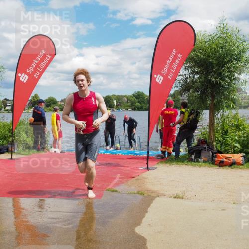 16.06.2024 - 7 Türme Triathlon KatJ http://msf.ph/oto/6317780 16.06.2024 11:54:24 Schwimmen 310, 318, 340, 342, 385, 388, 461, 498, 501, 509, 524, 528, 533, 543, 547, 607, 610 meine-sportfotos.de