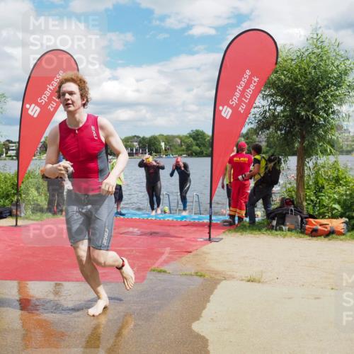 16.06.2024 - 7 Türme Triathlon KatJ http://msf.ph/oto/6317792 16.06.2024 11:54:24 Schwimmen 310, 318, 340, 342, 385, 388, 461, 498, 501, 509, 524, 528, 533, 543, 547, 607, 610 meine-sportfotos.de