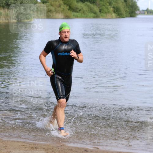 16.06.2024 - 26. Vierlanden-Triathlon Strokosch-Dieckow http://msf.ph/oto/6317796 16.06.2024 10:07:40 Schwimmen 207, 207 meine-sportfotos.de