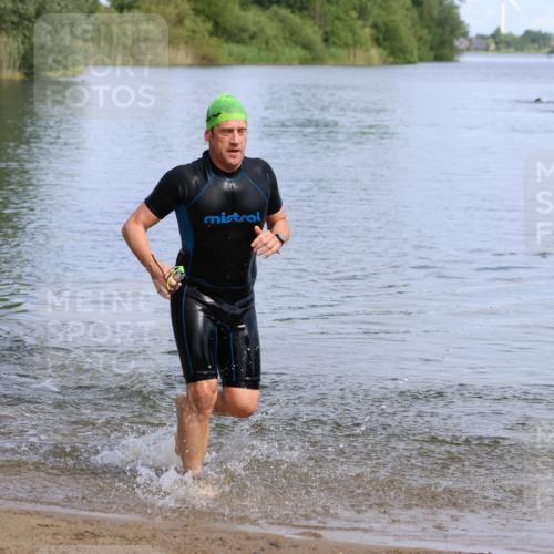 16.06.2024 - 26. Vierlanden-Triathlon Strokosch-Dieckow http://msf.ph/oto/6317809 16.06.2024 10:07:40 Schwimmen 207, 207 meine-sportfotos.de