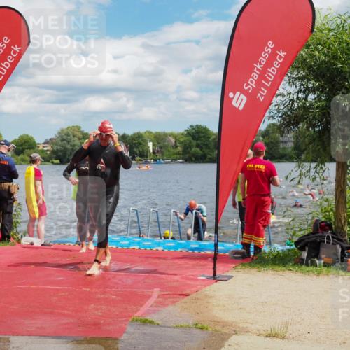 16.06.2024 - 7 Türme Triathlon KatJ http://msf.ph/oto/6317842 16.06.2024 11:54:31 Schwimmen 310, 318, 321, 340, 342, 383, 388, 461, 484, 501, 509, 524, 528, 533, 543, 547, 585, 607, 610 meine-sportfotos.de