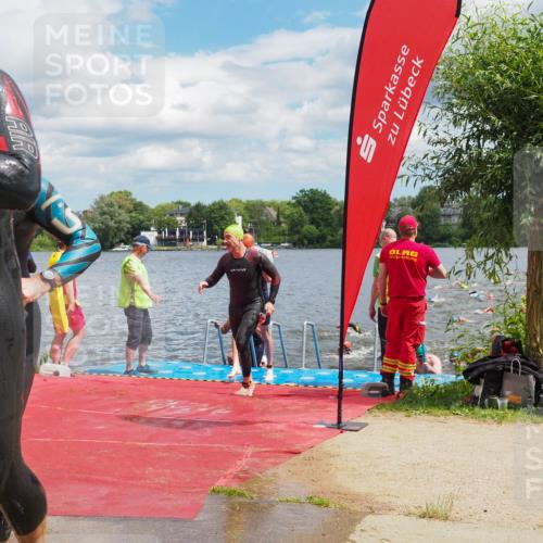 16.06.2024 - 7 Türme Triathlon KatJ http://msf.ph/oto/6317846 16.06.2024 11:54:34 Schwimmen 310, 311, 318, 321, 340, 342, 383, 388, 394, 461, 484, 490, 501, 509, 524, 528, 533, 543, 547, 585, 607, 610 meine-sportfotos.de