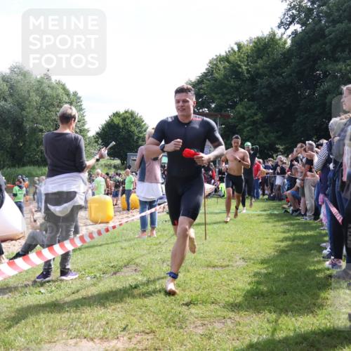 16.06.2024 - 26. Vierlanden-Triathlon Lena Gebhardt http://msf.ph/oto/6317867 16.06.2024 10:56:26 Schwimmen 250, 256, 274, 282, 301, 314, 353, 250, 256, 274, 282, 301, 314, 353 meine-sportfotos.de