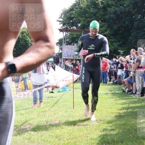 16.06.2024 - 26. Vierlanden-Triathlon Lena Gebhardt http://msf.ph/oto/6317897 16.06.2024 10:56:28 Schwimmen 250, 256, 274, 282, 301, 314, 353, 250, 256, 274, 282, 301, 314, 353 meine-sportfotos.de