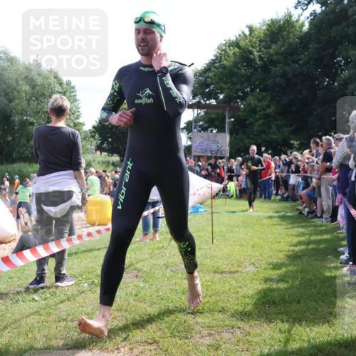 16.06.2024 - 26. Vierlanden-Triathlon Lena Gebhardt http://msf.ph/oto/6317909 16.06.2024 10:56:29 Schwimmen 250, 256, 274, 282, 314, 353, 250, 256, 274, 282, 314, 353 meine-sportfotos.de