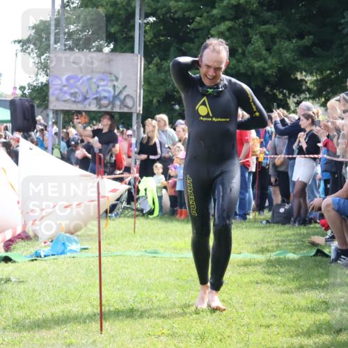 16.06.2024 - 26. Vierlanden-Triathlon Lena Gebhardt http://msf.ph/oto/6317924 16.06.2024 10:56:32 Schwimmen 250, 274, 282, 353, 250, 274, 282, 353 meine-sportfotos.de