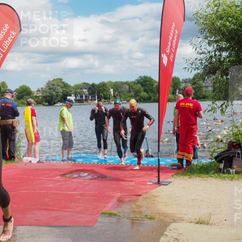 16.06.2024 - 7 Türme Triathlon KatJ http://msf.ph/oto/6317953 16.06.2024 11:54:45 Schwimmen 310, 311, 318, 321, 342, 364, 383, 388, 394, 412, 420, 446, 461, 484, 490, 501, 524, 528, 533, 543, 547, 585, 610 meine-sportfotos.de
