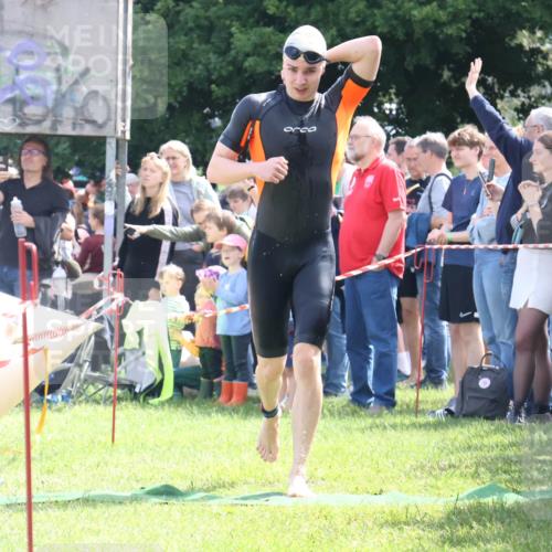 16.06.2024 - 26. Vierlanden-Triathlon Lena Gebhardt http://msf.ph/oto/6317955 16.06.2024 10:56:50 Schwimmen 231, 287, 296, 313, 324, 352, 231, 287, 296, 313, 324, 352 meine-sportfotos.de