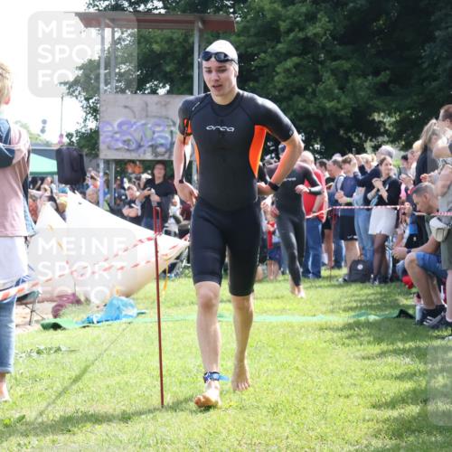 16.06.2024 - 26. Vierlanden-Triathlon Lena Gebhardt http://msf.ph/oto/6317973 16.06.2024 10:56:53 Schwimmen 231, 287, 289, 296, 313, 324, 352, 231, 287, 289, 296, 313, 324, 352 meine-sportfotos.de
