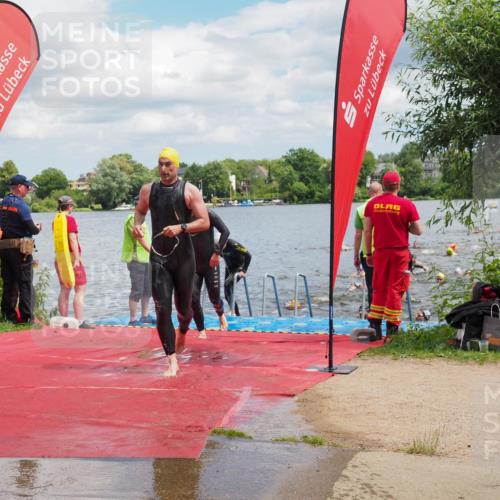 16.06.2024 - 7 Türme Triathlon KatJ http://msf.ph/oto/6318015 16.06.2024 11:54:51 Schwimmen 310, 311, 321, 323, 342, 364, 383, 386, 388, 394, 412, 420, 446, 461, 477, 479, 484, 490, 501, 524, 533, 543, 585, 610 meine-sportfotos.de