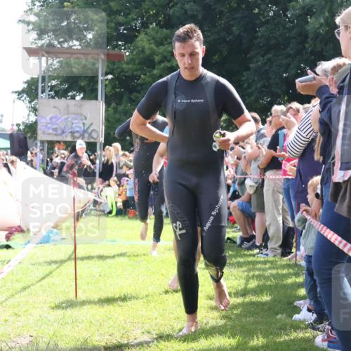 16.06.2024 - 26. Vierlanden-Triathlon Lena Gebhardt http://msf.ph/oto/6318030 16.06.2024 10:57:03 Schwimmen 287, 289, 313, 324, 329, 287, 289, 313, 324, 329 meine-sportfotos.de