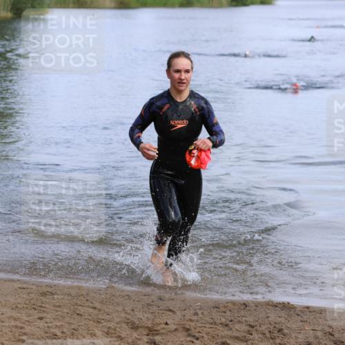 16.06.2024 - 26. Vierlanden-Triathlon Strokosch-Dieckow http://msf.ph/oto/6318047 16.06.2024 10:08:42 Schwimmen 183, 183 meine-sportfotos.de