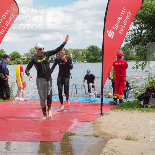 16.06.2024 - 7 Türme Triathlon KatJ http://msf.ph/oto/6318066 16.06.2024 11:54:55 Schwimmen 310, 311, 321, 323, 364, 383, 386, 388, 394, 412, 420, 446, 477, 479, 484, 490, 493, 501, 532, 533, 543, 564, 585, 610 meine-sportfotos.de