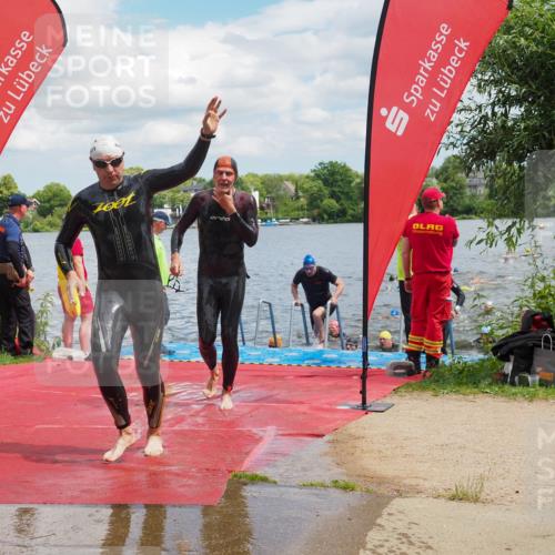 16.06.2024 - 7 Türme Triathlon KatJ http://msf.ph/oto/6318074 16.06.2024 11:54:55 Schwimmen 310, 311, 321, 323, 364, 383, 386, 388, 394, 412, 420, 446, 477, 479, 484, 490, 493, 501, 532, 533, 543, 564, 585, 610 meine-sportfotos.de