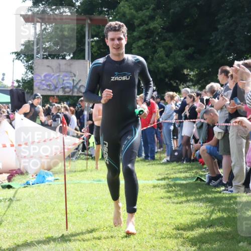 16.06.2024 - 26. Vierlanden-Triathlon Lena Gebhardt http://msf.ph/oto/6318091 16.06.2024 10:57:18 Schwimmen 228, 260, 295, 329, 348, 228, 260, 295, 329, 348 meine-sportfotos.de