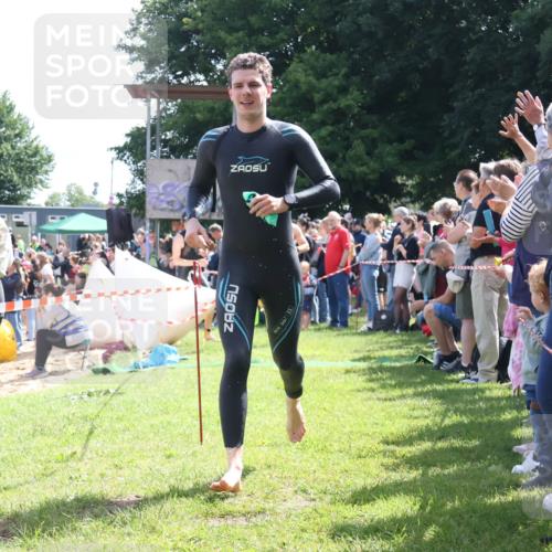 16.06.2024 - 26. Vierlanden-Triathlon Lena Gebhardt http://msf.ph/oto/6318097 16.06.2024 10:57:18 Schwimmen 228, 260, 295, 329, 348, 228, 260, 295, 329, 348 meine-sportfotos.de