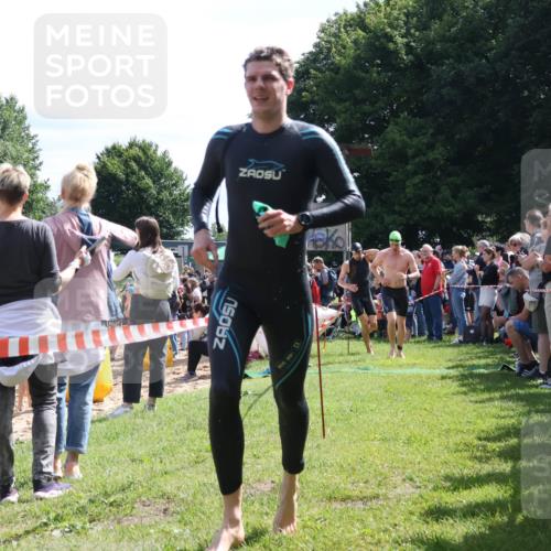 16.06.2024 - 26. Vierlanden-Triathlon Lena Gebhardt http://msf.ph/oto/6318103 16.06.2024 10:57:19 Schwimmen 228, 239, 260, 295, 329, 348, 228, 239, 260, 295, 329, 348 meine-sportfotos.de