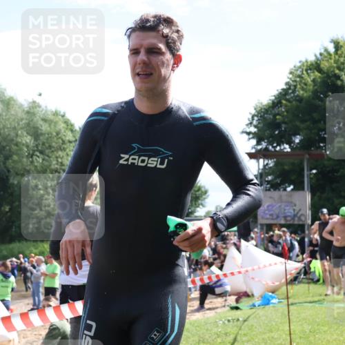 16.06.2024 - 26. Vierlanden-Triathlon Lena Gebhardt http://msf.ph/oto/6318111 16.06.2024 10:57:19 Schwimmen 228, 239, 260, 295, 329, 348, 228, 239, 260, 295, 329, 348 meine-sportfotos.de