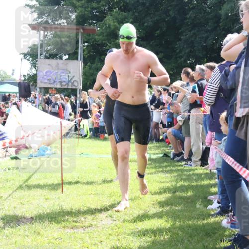16.06.2024 - 26. Vierlanden-Triathlon Lena Gebhardt http://msf.ph/oto/6318127 16.06.2024 10:57:23 Schwimmen 228, 239, 260, 290, 295, 348, 228, 239, 260, 290, 295, 348 meine-sportfotos.de