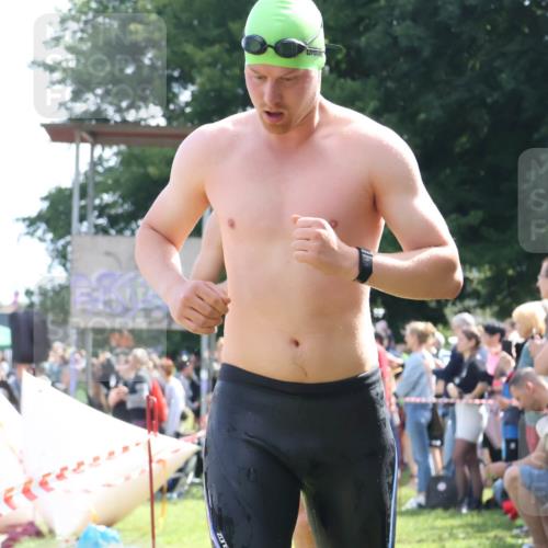 16.06.2024 - 26. Vierlanden-Triathlon Lena Gebhardt http://msf.ph/oto/6318137 16.06.2024 10:57:23 Schwimmen 228, 239, 260, 290, 295, 348, 228, 239, 260, 290, 295, 348 meine-sportfotos.de
