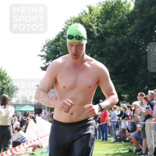 16.06.2024 - 26. Vierlanden-Triathlon Lena Gebhardt http://msf.ph/oto/6318141 16.06.2024 10:57:24 Schwimmen 228, 239, 260, 290, 295, 348, 228, 239, 260, 290, 295, 348 meine-sportfotos.de