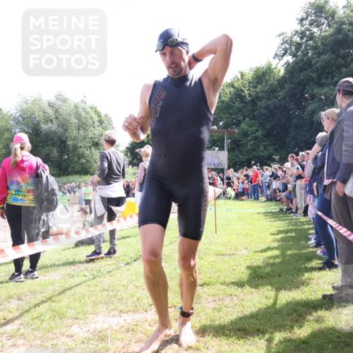 16.06.2024 - 26. Vierlanden-Triathlon Lena Gebhardt http://msf.ph/oto/6318150 16.06.2024 10:57:25 Schwimmen 228, 239, 260, 290, 295, 348, 228, 239, 260, 290, 295, 348 meine-sportfotos.de