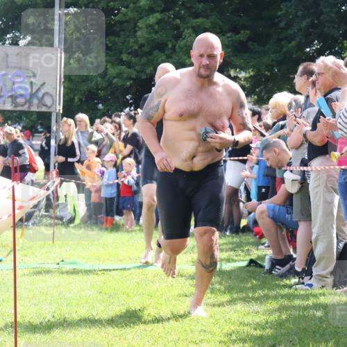 16.06.2024 - 26. Vierlanden-Triathlon Lena Gebhardt http://msf.ph/oto/6318153 16.06.2024 10:57:30 Schwimmen 239, 260, 290, 295, 239, 260, 290, 295 meine-sportfotos.de