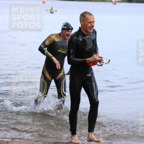 16.06.2024 - 26. Vierlanden-Triathlon Strokosch-Dieckow http://msf.ph/oto/6318163 16.06.2024 10:09:13 Schwimmen 205, 212, 205, 212 meine-sportfotos.de