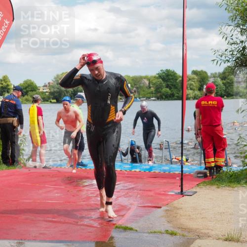 16.06.2024 - 7 Türme Triathlon KatJ http://msf.ph/oto/6318221 16.06.2024 11:55:13 Schwimmen 311, 321, 323, 341, 353, 364, 373, 383, 386, 394, 412, 420, 446, 477, 479, 484, 490, 493, 497, 514, 527, 532, 553, 563, 564, 585 meine-sportfotos.de
