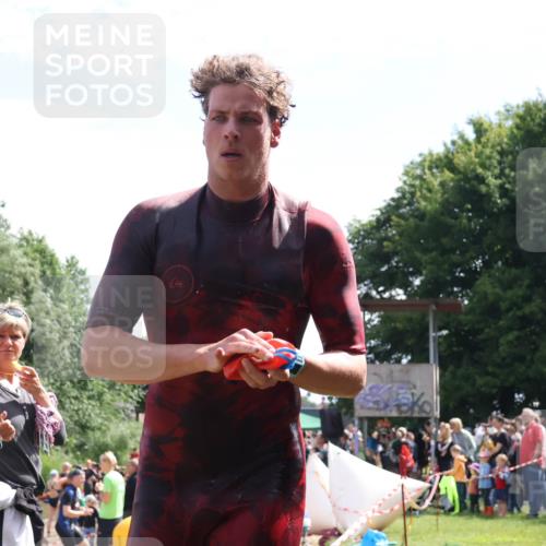 16.06.2024 - 26. Vierlanden-Triathlon Lena Gebhardt http://msf.ph/oto/6318250 16.06.2024 10:57:52 Schwimmen 244, 269, 275, 298, 306, 316, 244, 269, 275, 298, 306, 316 meine-sportfotos.de