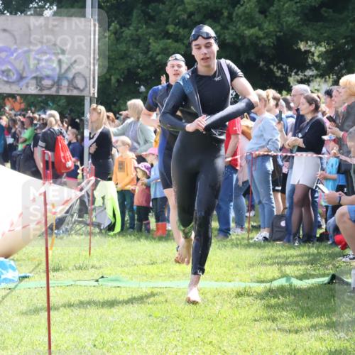 16.06.2024 - 26. Vierlanden-Triathlon Lena Gebhardt http://msf.ph/oto/6318259 16.06.2024 10:57:56 Schwimmen 244, 253, 269, 275, 298, 316, 244, 253, 269, 275, 298, 316 meine-sportfotos.de
