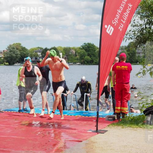 16.06.2024 - 7 Türme Triathlon KatJ http://msf.ph/oto/6318366 16.06.2024 11:55:31 Schwimmen 320, 323, 329, 341, 353, 371, 372, 373, 384, 386, 402, 412, 430, 443, 447, 463, 477, 479, 493, 497, 506, 514, 527, 532, 551, 553, 563, 564 meine-sportfotos.de