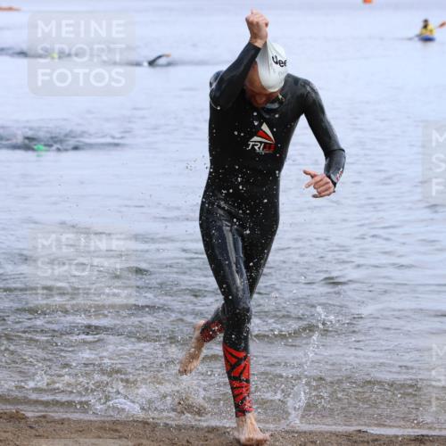 16.06.2024 - 26. Vierlanden-Triathlon Strokosch-Dieckow http://msf.ph/oto/6318435 16.06.2024 10:09:38 Schwimmen 217, 223, 217, 223 meine-sportfotos.de