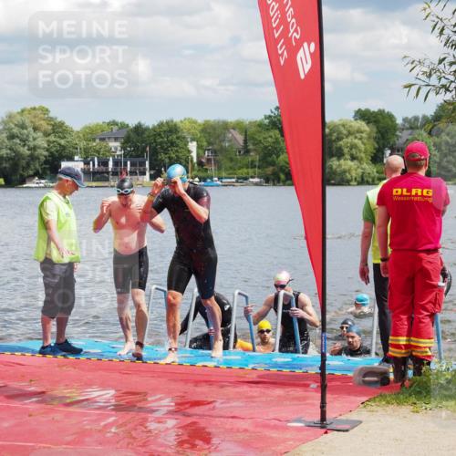 16.06.2024 - 7 Türme Triathlon KatJ http://msf.ph/oto/6318465 16.06.2024 11:55:47 Schwimmen 320, 329, 353, 371, 372, 384, 396, 402, 430, 437, 443, 447, 454, 463, 485, 506, 514, 527, 551, 553, 616 meine-sportfotos.de