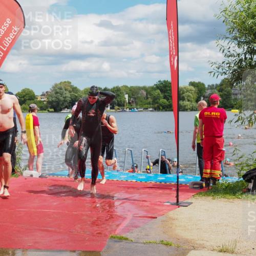 16.06.2024 - 7 Türme Triathlon KatJ http://msf.ph/oto/6318498 16.06.2024 11:55:50 Schwimmen 320, 329, 353, 371, 372, 384, 396, 402, 430, 437, 443, 447, 454, 463, 485, 506, 514, 527, 551, 553, 599, 616 meine-sportfotos.de