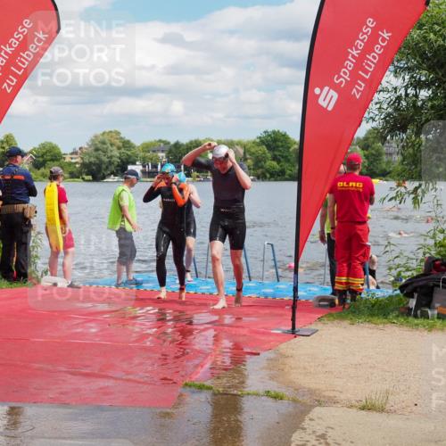 16.06.2024 - 7 Türme Triathlon KatJ http://msf.ph/oto/6318579 16.06.2024 11:56:04 Schwimmen 320, 329, 371, 372, 384, 396, 402, 413, 430, 437, 443, 454, 463, 485, 551, 599, 616 meine-sportfotos.de