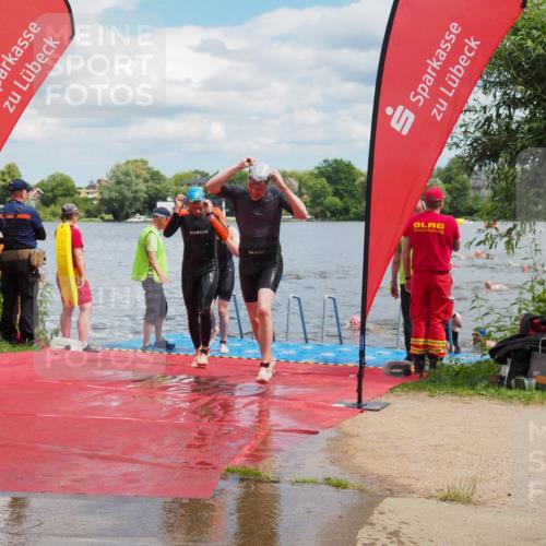 16.06.2024 - 7 Türme Triathlon KatJ http://msf.ph/oto/6318586 16.06.2024 11:56:04 Schwimmen 320, 329, 371, 372, 384, 396, 402, 413, 430, 437, 443, 454, 463, 485, 551, 599, 616 meine-sportfotos.de