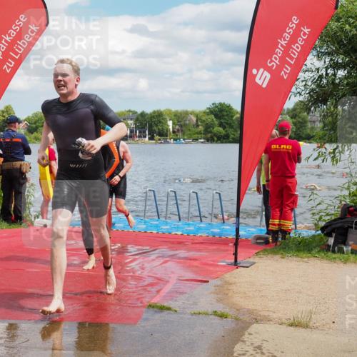 16.06.2024 - 7 Türme Triathlon KatJ http://msf.ph/oto/6318597 16.06.2024 11:56:06 Schwimmen 320, 329, 371, 372, 384, 396, 402, 413, 430, 437, 443, 454, 463, 485, 495, 551, 599, 616 meine-sportfotos.de