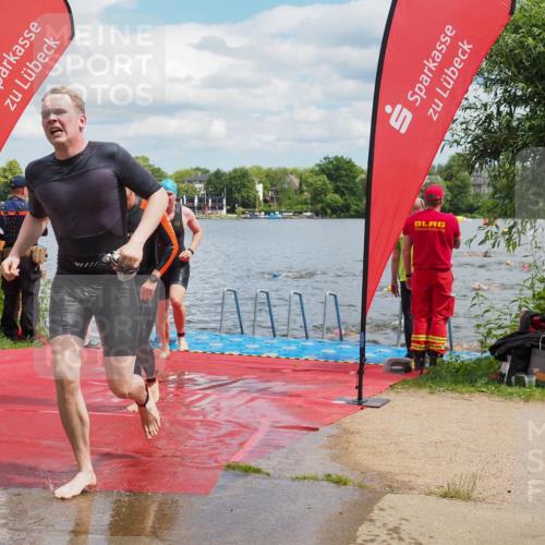 16.06.2024 - 7 Türme Triathlon KatJ http://msf.ph/oto/6318599 16.06.2024 11:56:06 Schwimmen 320, 329, 371, 372, 384, 396, 402, 413, 430, 437, 443, 454, 463, 485, 495, 551, 599, 616 meine-sportfotos.de