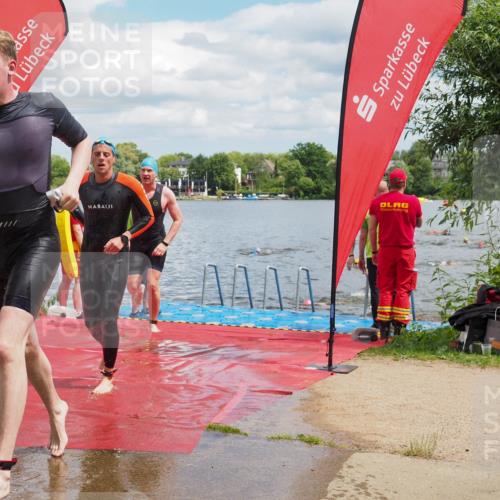 16.06.2024 - 7 Türme Triathlon KatJ http://msf.ph/oto/6318604 16.06.2024 11:56:06 Schwimmen 320, 329, 371, 372, 384, 396, 402, 413, 430, 437, 443, 454, 463, 485, 495, 551, 599, 616 meine-sportfotos.de