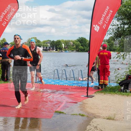16.06.2024 - 7 Türme Triathlon KatJ http://msf.ph/oto/6318608 16.06.2024 11:56:06 Schwimmen 320, 329, 371, 372, 384, 396, 402, 413, 430, 437, 443, 454, 463, 485, 495, 551, 599, 616 meine-sportfotos.de